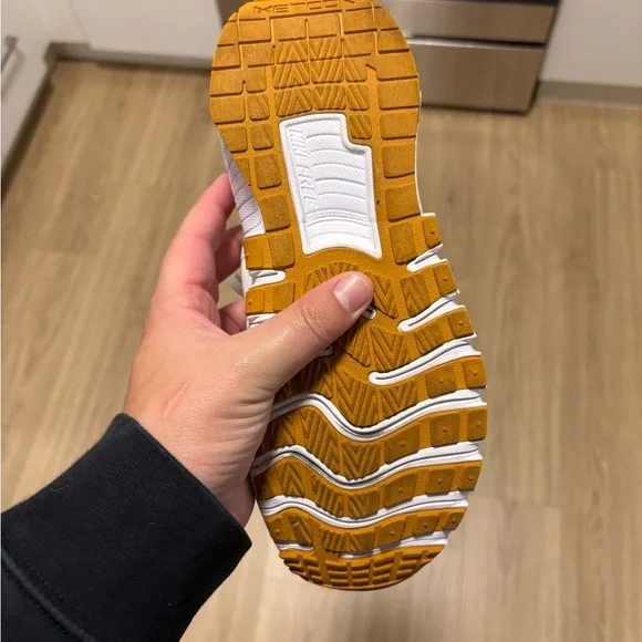 Nike Cream and White Metcon - Picture 4 of 8